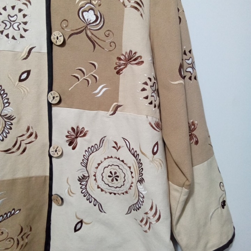 Indigo Neutral Patchwork Embroidered Blazer in Cr… - image 4